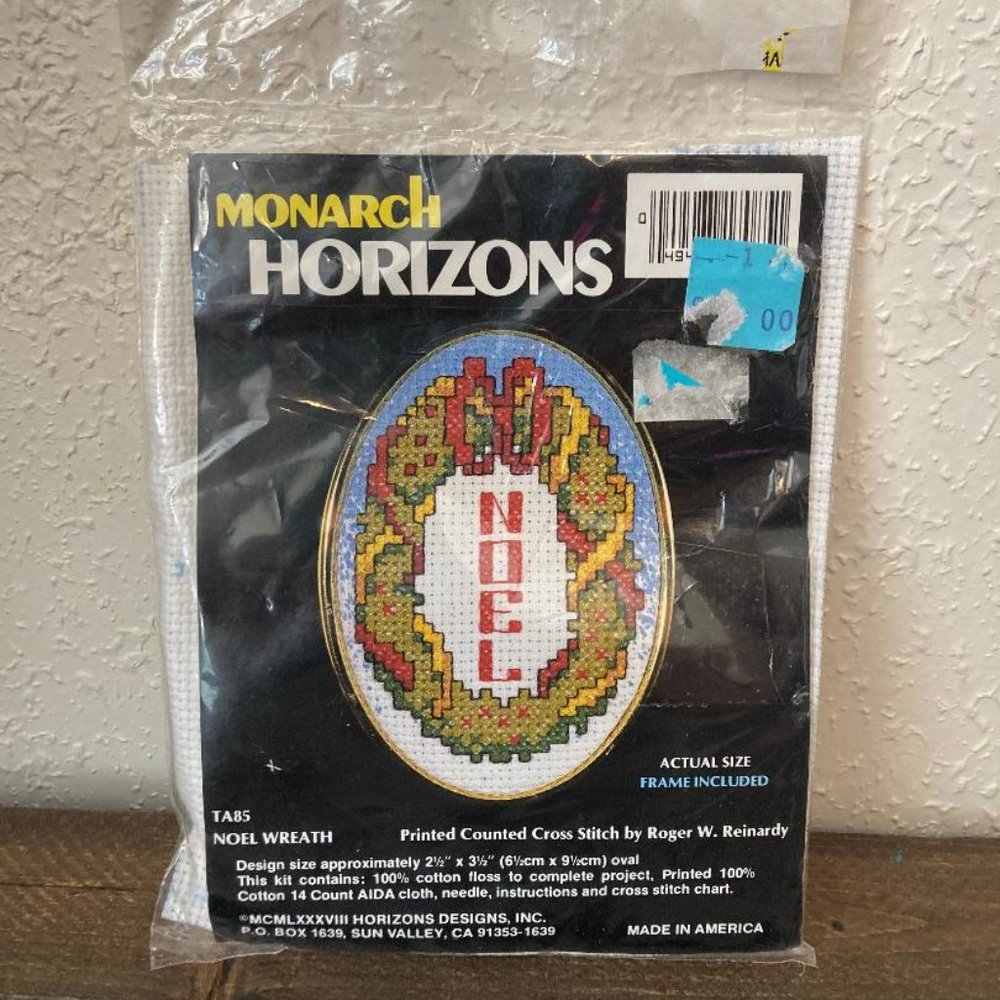 Vintage Monarch Horizons Christmas 'Noel' 2.5" x 3.5" Cross Stitch Kit New TA85